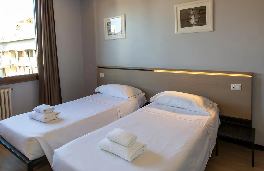Plus Florence Hotel & Hostel-1